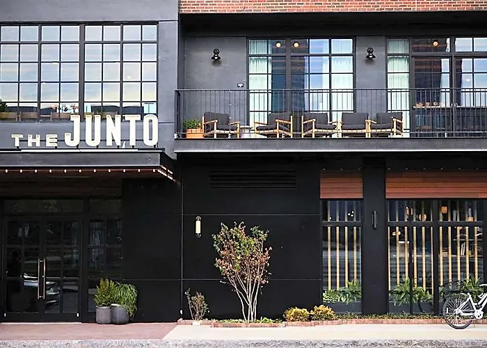 Hotel The Junto 4*