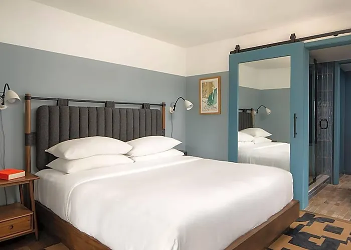 Hotel The Junto 4*