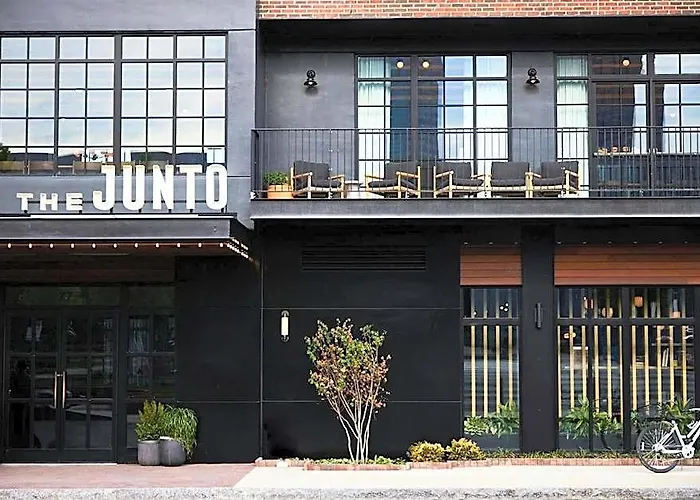 The Junto Hotel 4*